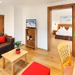 & Residenz Chesa Rosa 3* Lech am Arlberg