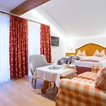 Lech&residenz Chesa Rosa Hotel