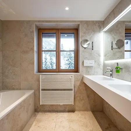 & Residenz Chesa Rosa Lech am Arlberg